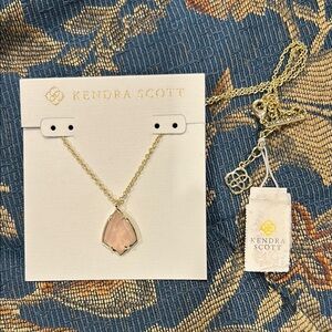 NWT Kendra Scott Cory Necklace Gold & Rose Quartz